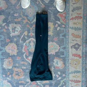 Practically new lululemon athletica dark Teal Leggings size 6